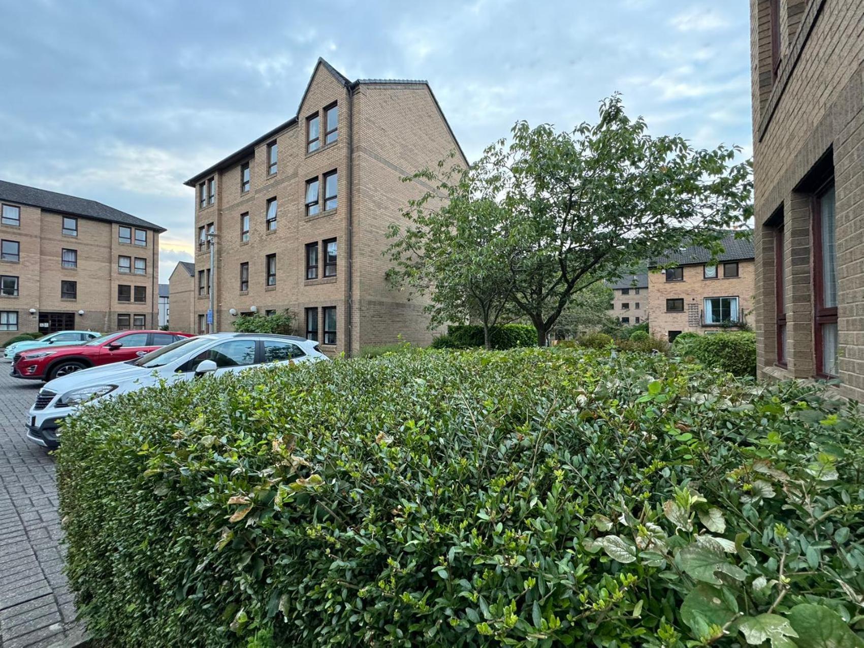 Appartement Two Bedroom Flat Close To Meadows With Free Parking By Parking Permit *